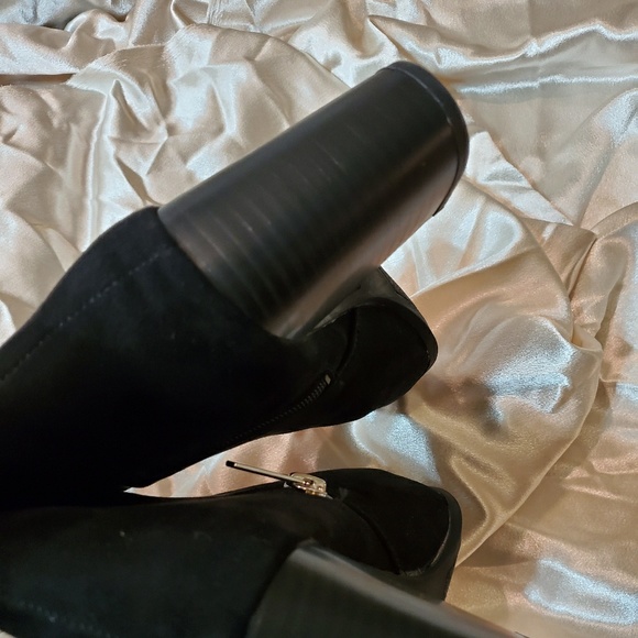 New Libby Edelman Boots black with red flowers - Picture 6 of 7